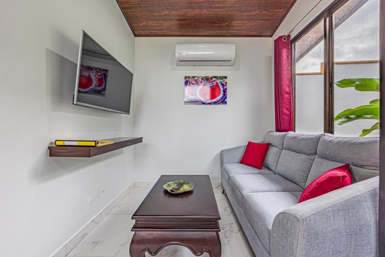 Shalom Chamo Villas อูวีตา ภายนอก รูปภาพ