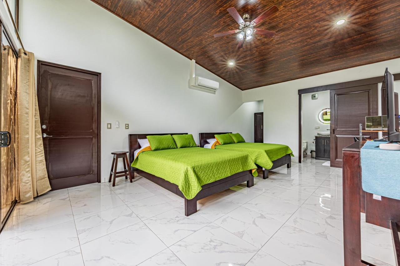 Shalom Chamo Villas อูวีตา ภายนอก รูปภาพ