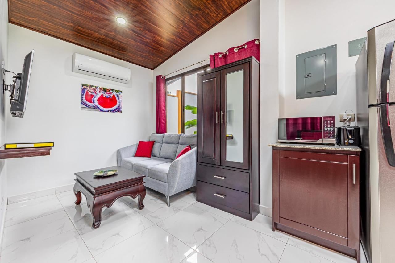 Shalom Chamo Villas อูวีตา ภายนอก รูปภาพ