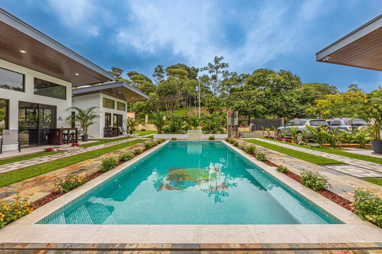 Shalom Chamo Villas อูวีตา ภายนอก รูปภาพ