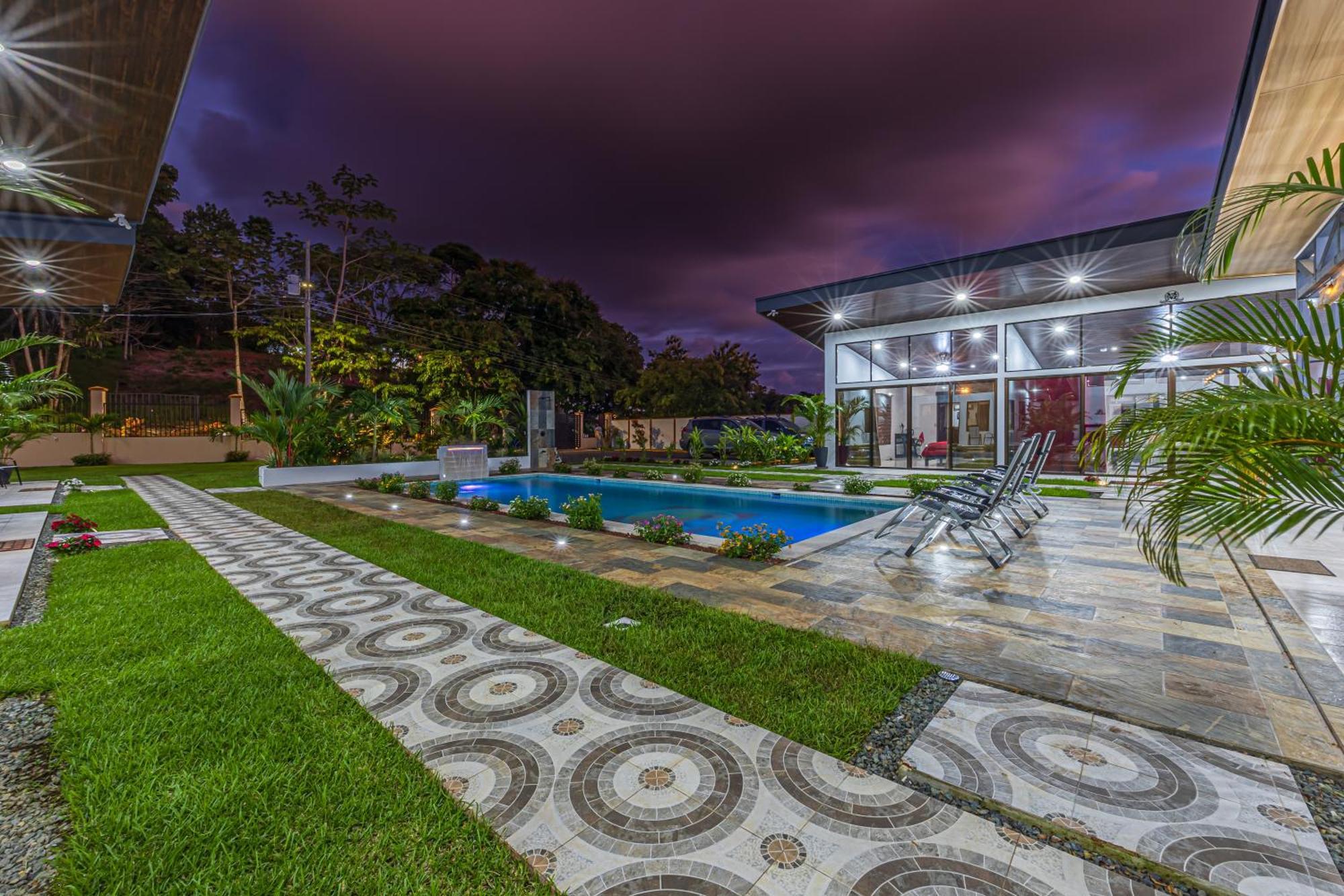 Shalom Chamo Villas อูวีตา ภายนอก รูปภาพ