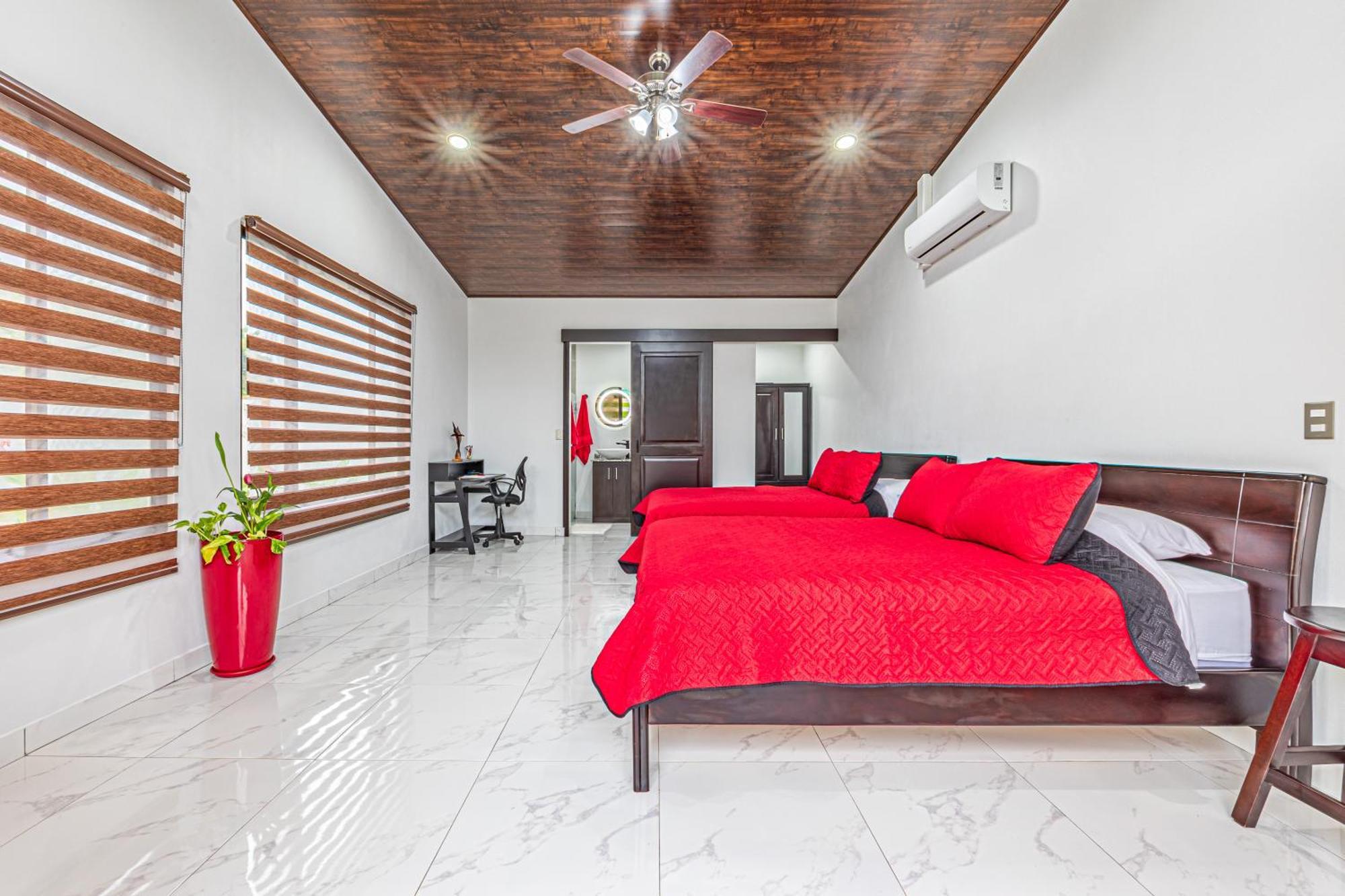 Shalom Chamo Villas อูวีตา ภายนอก รูปภาพ