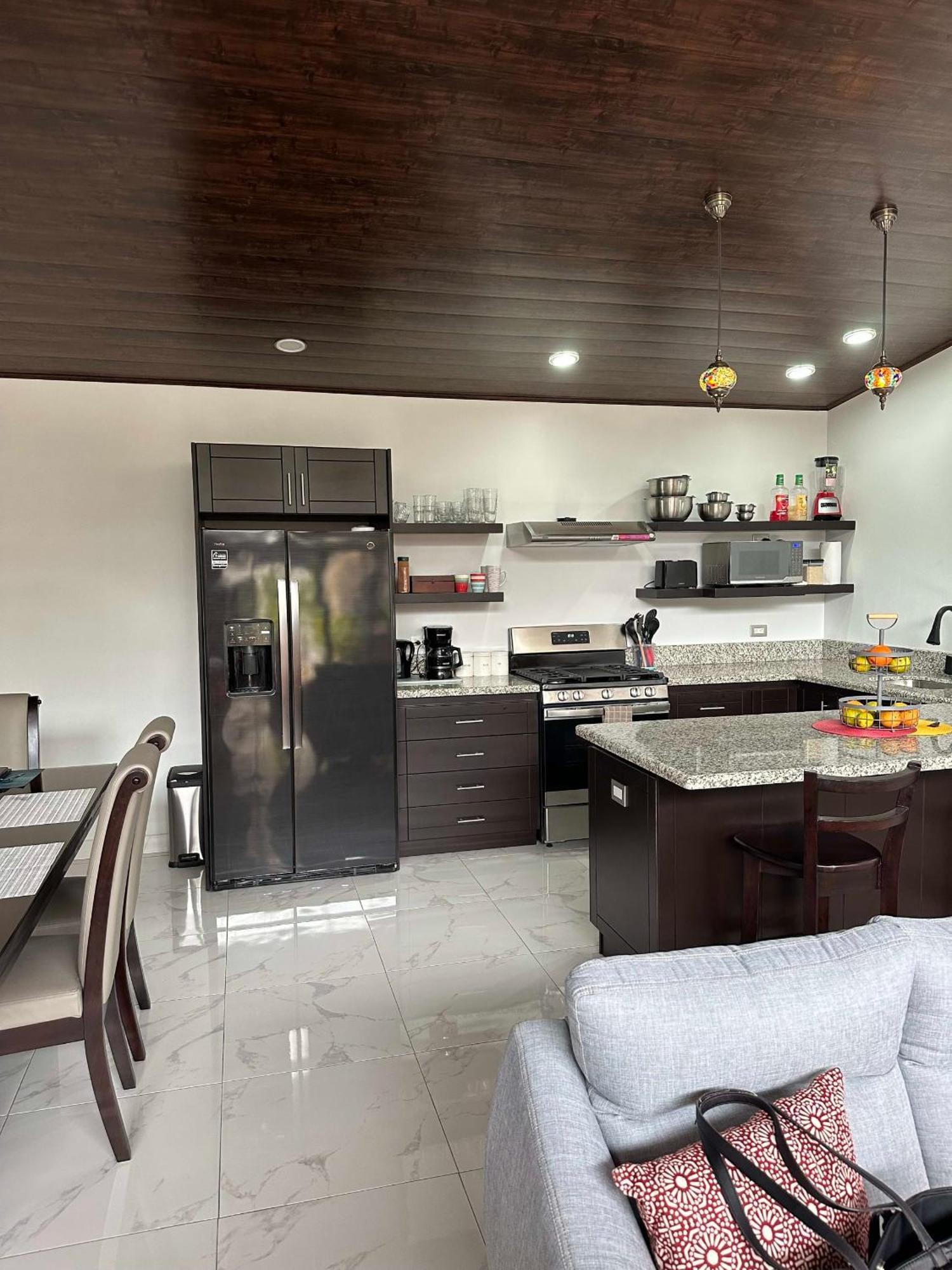 Shalom Chamo Villas อูวีตา ภายนอก รูปภาพ