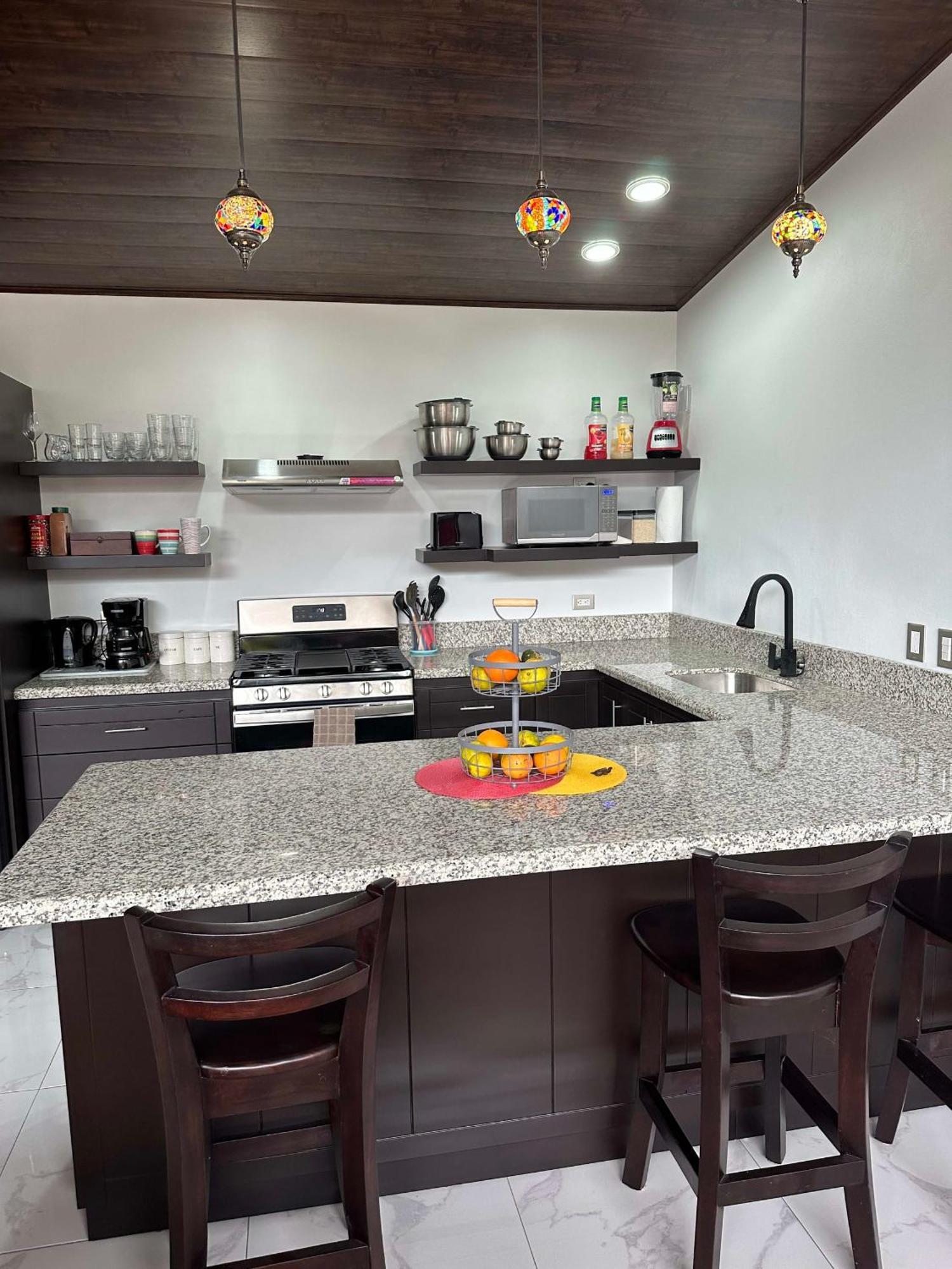 Shalom Chamo Villas อูวีตา ภายนอก รูปภาพ